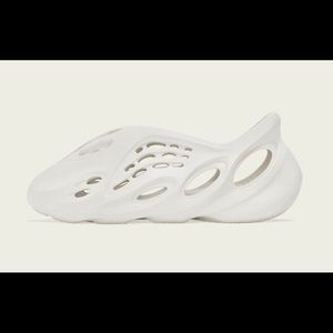 Yeezy Adidas Foam Runner “Sand”